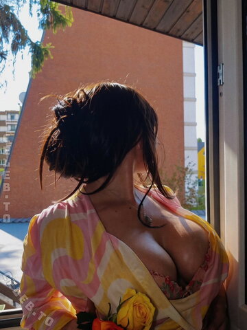 Vivien photo 2