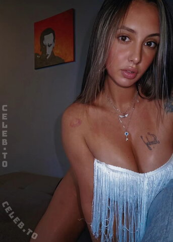 Vivien nude photo 1