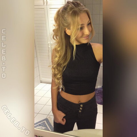 viviengo_ nude photo 12