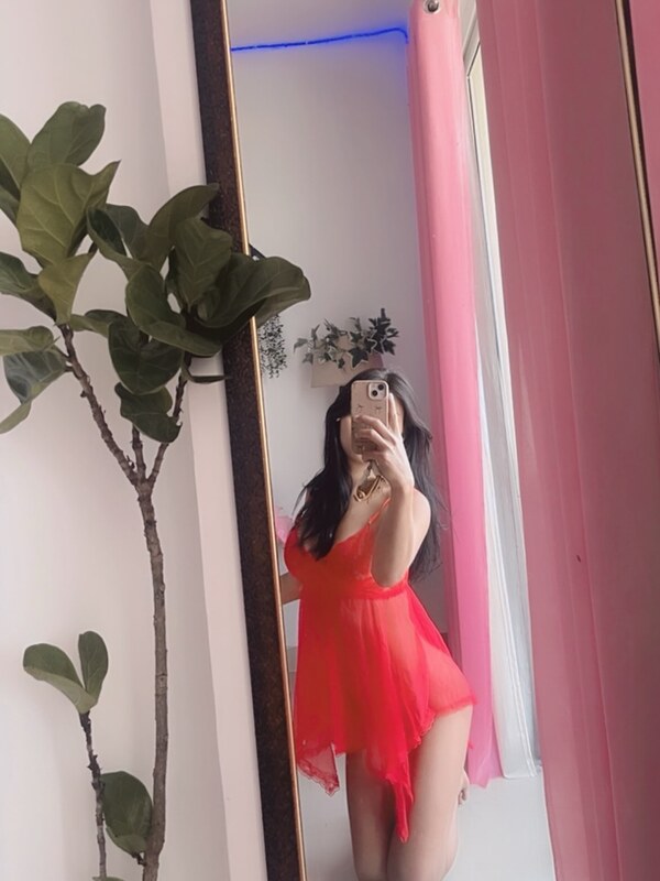 Vivienne Konyak nude photo 7