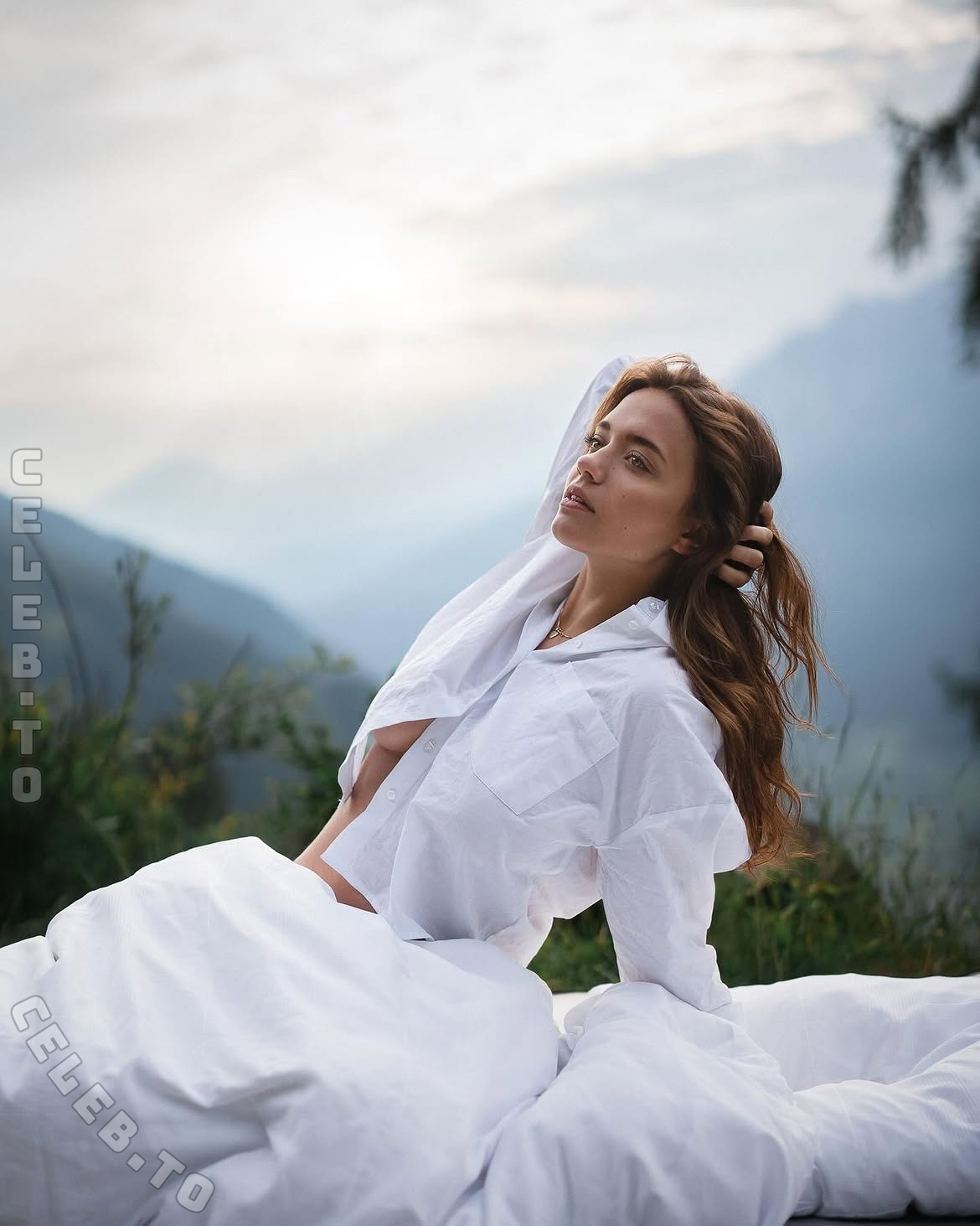 Vivienne.gr nude photo 3
