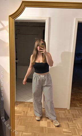 Vivien.rks nude photo 15