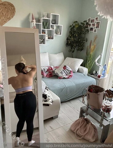 Vivien.rks nude photo 12