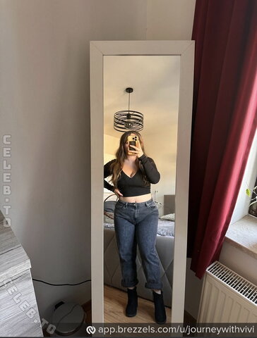 Vivien.rks nude photo 9