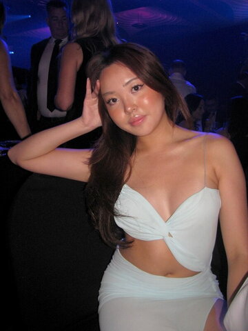 viv_wongg nude photo 2
