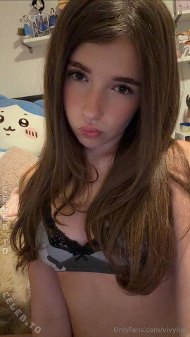 Vivylue nude photo 2