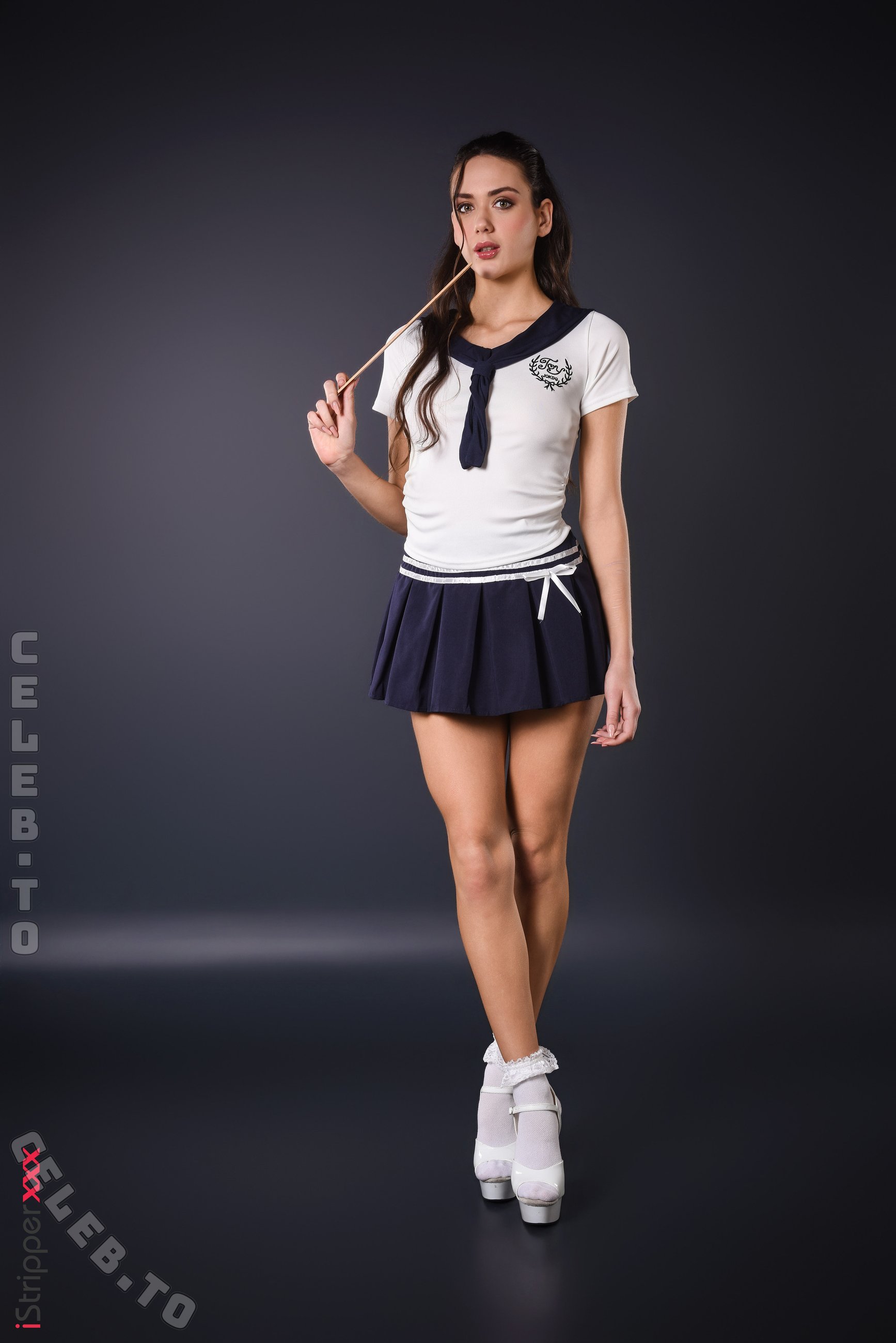 Vixi Rafi nude photo 2