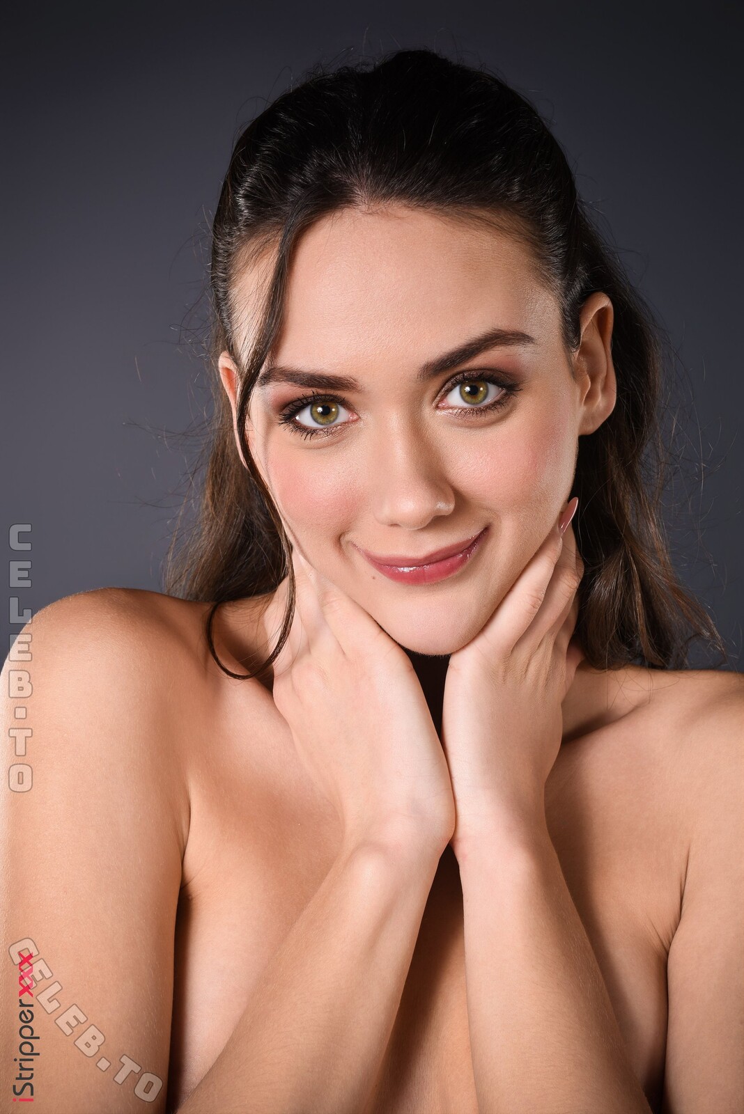 Vixi Rafi nude photo 14