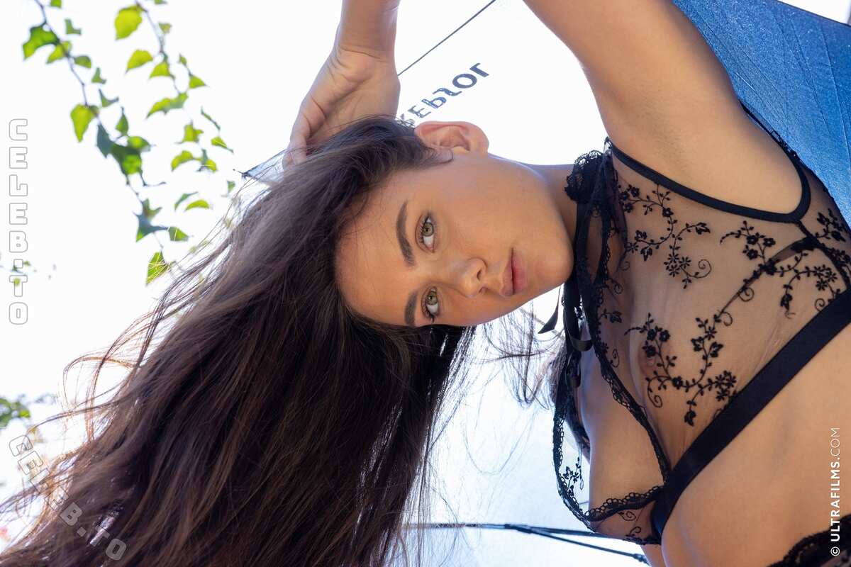 Vixi Rafi nude photo 8