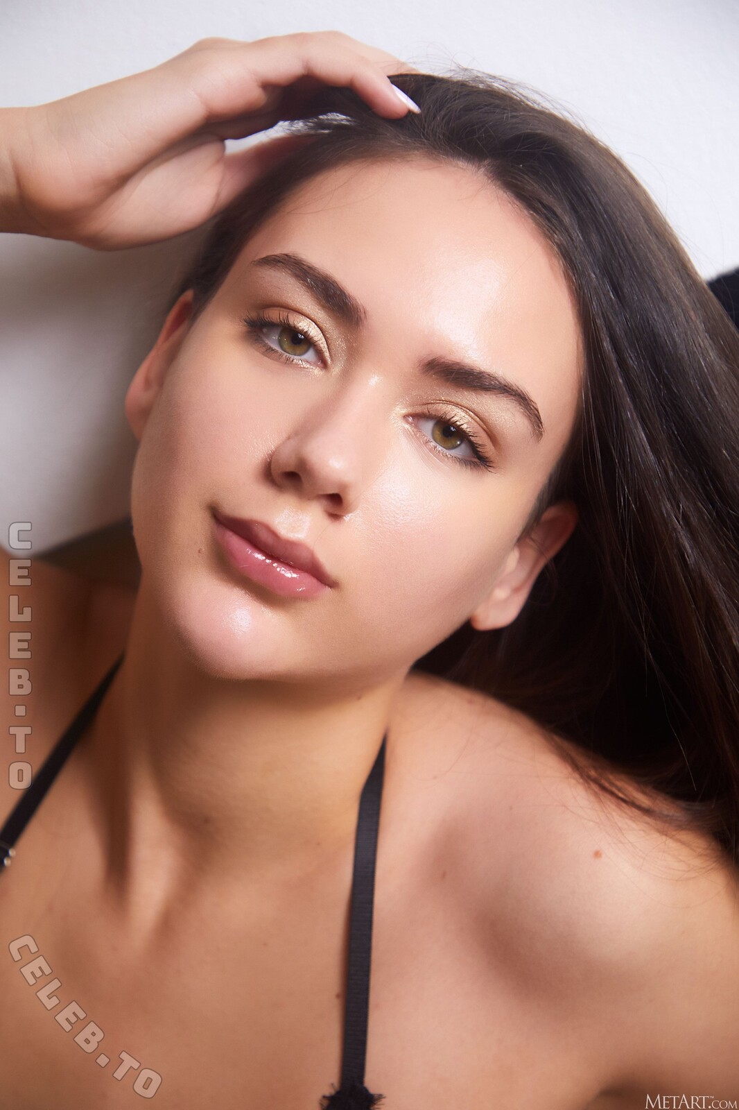 Vixi Rafi nude photo 10