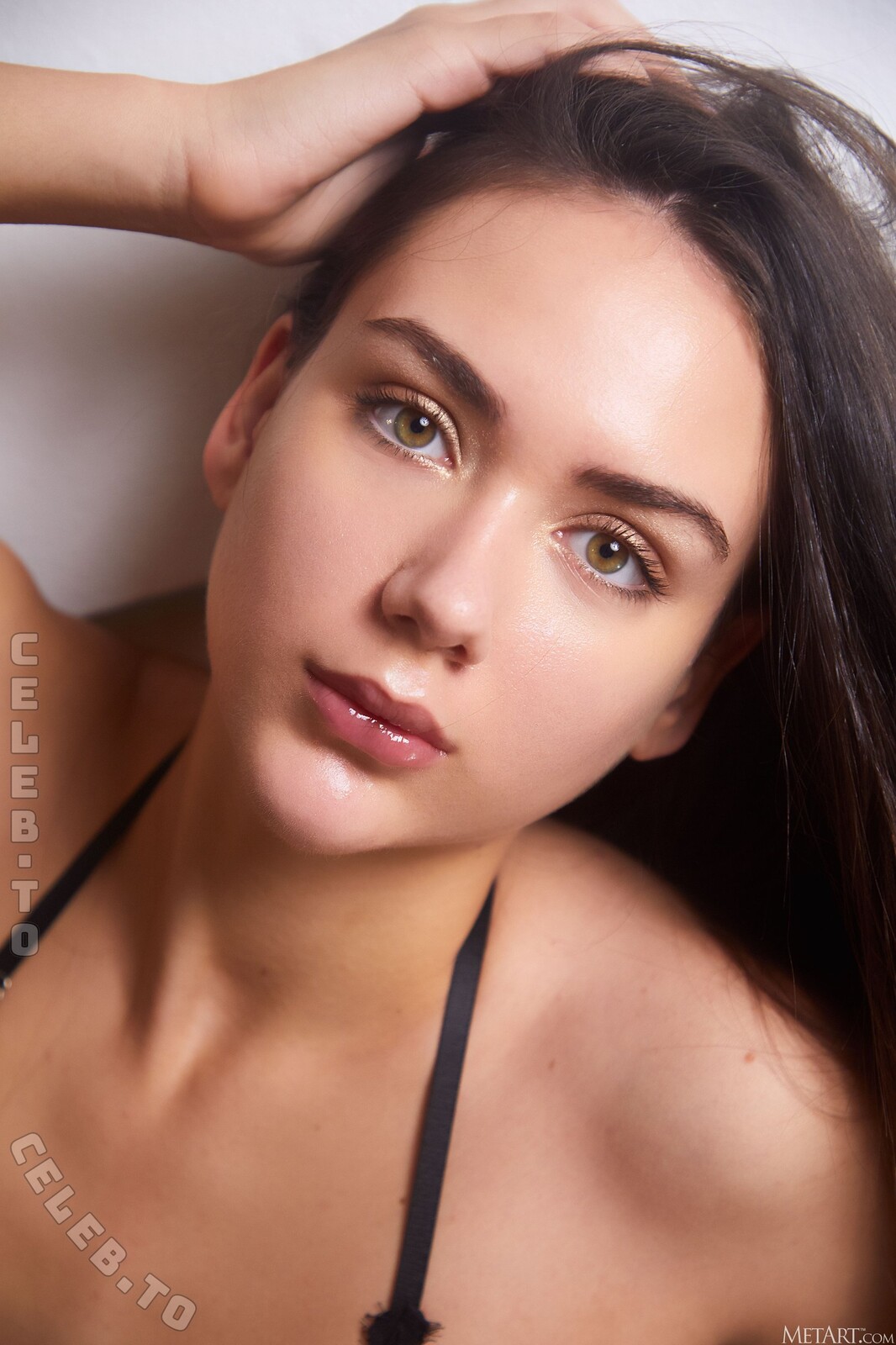 Vixi Rafi nude photo 11