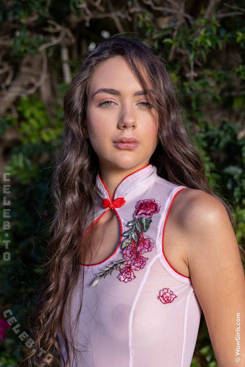 Vixi Rafi nude photo 3