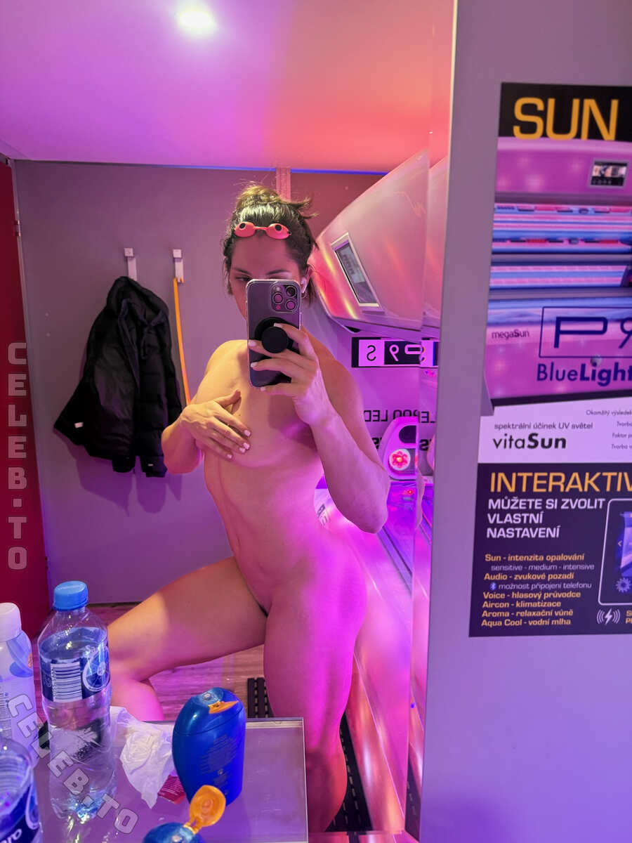 Vladislava Galagan nude photo 4