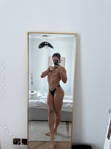 Vladislava Galagan Hot (2 photos)