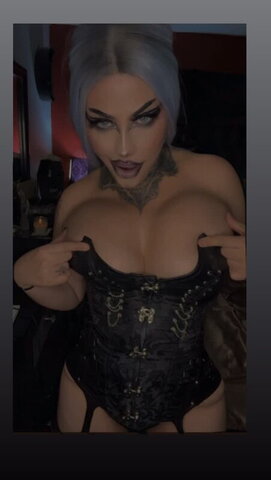 vonjaxx nude photo 10