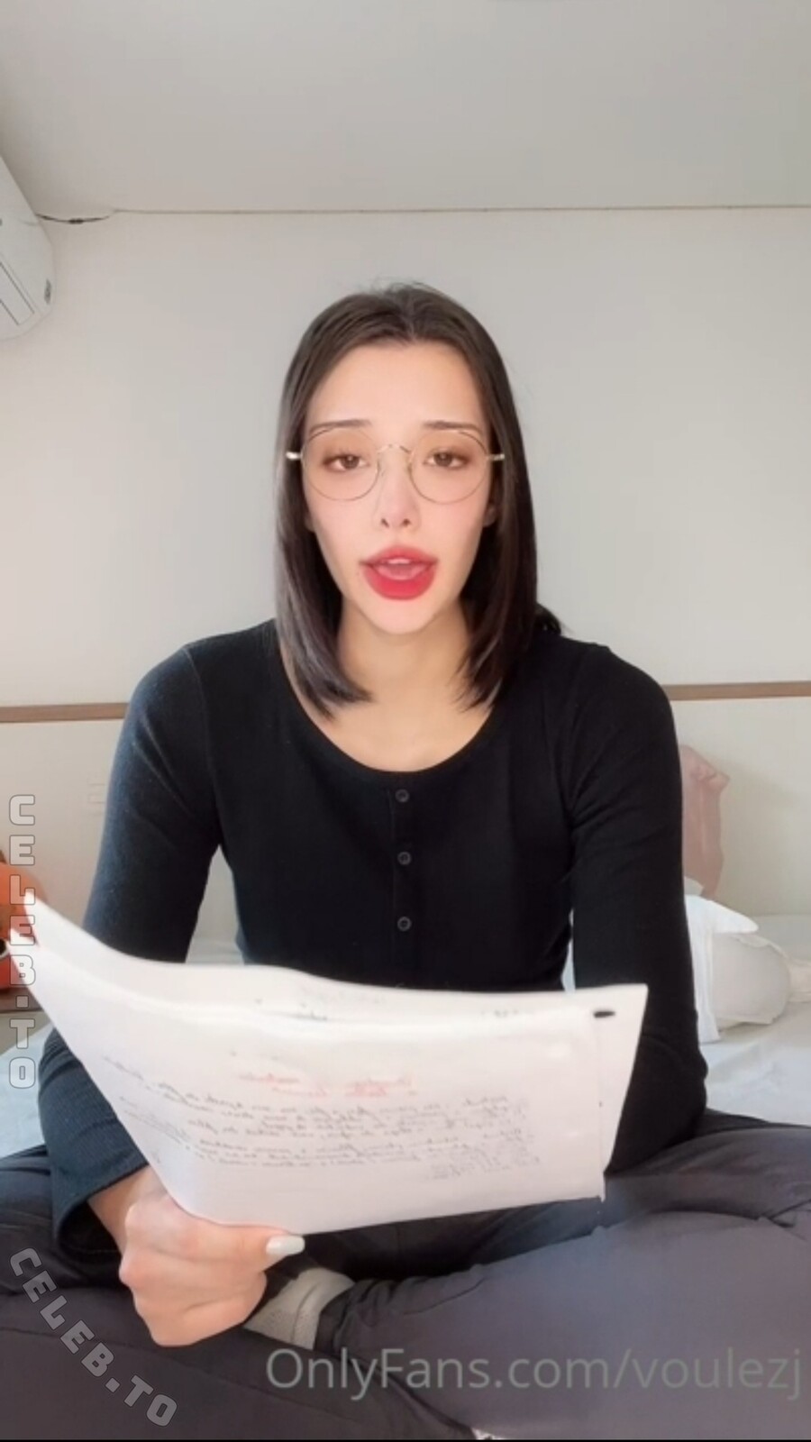 Voulezj nude photo 1