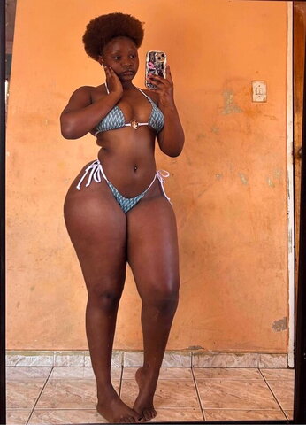 Vunene Taiwo Mabunda nude photo 6
