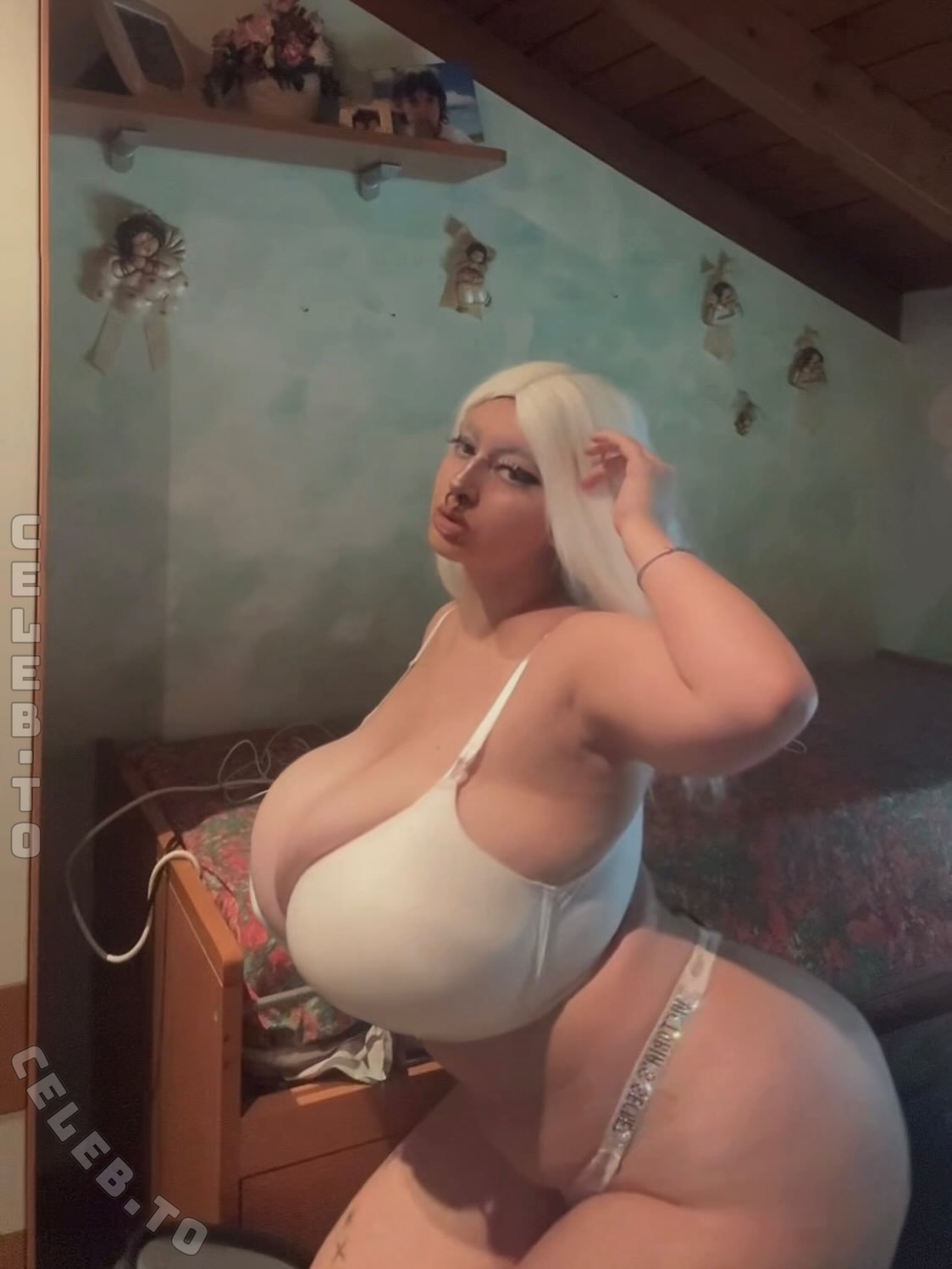 vvalentinabonetalli nude photo 1