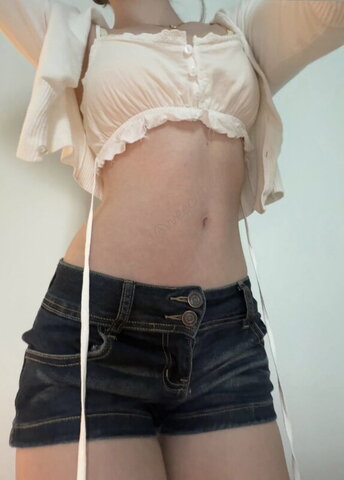 vveecutiee nude photo 2
