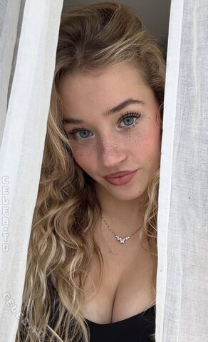 vxv.isa nude photo 7