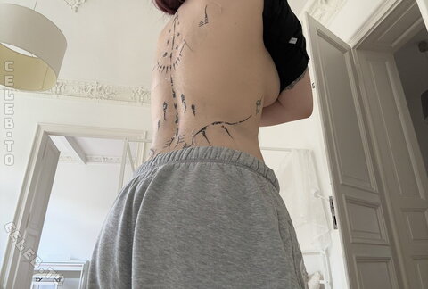 Vylerria nude photo 13