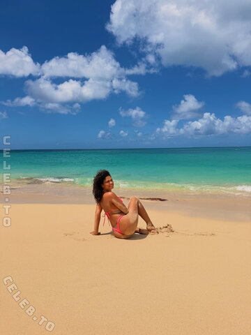 Wahyne nude photo 30