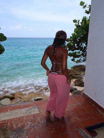 Wahyne nude photo 8