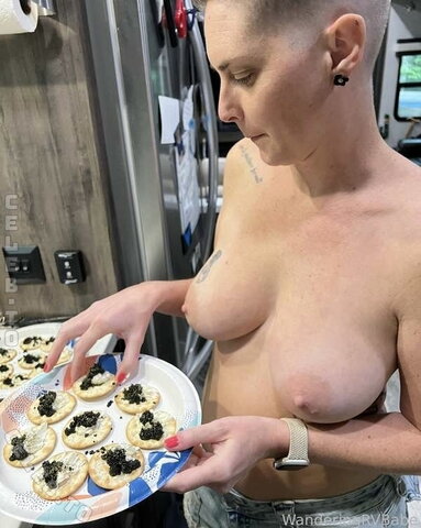 Wanderingrvbabe nude photo 10