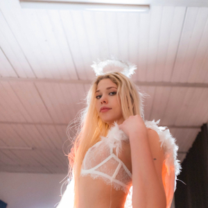 webpetite nude photo 3