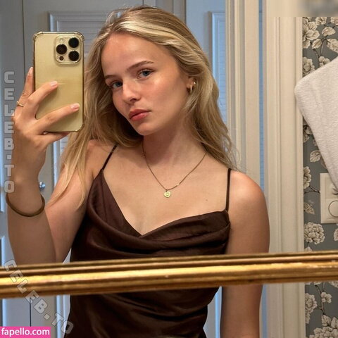 Wemmse (Emma) nude photo 17
