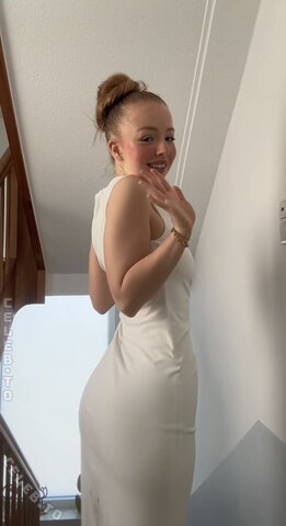 werdetlautmitlaura nude photo 9