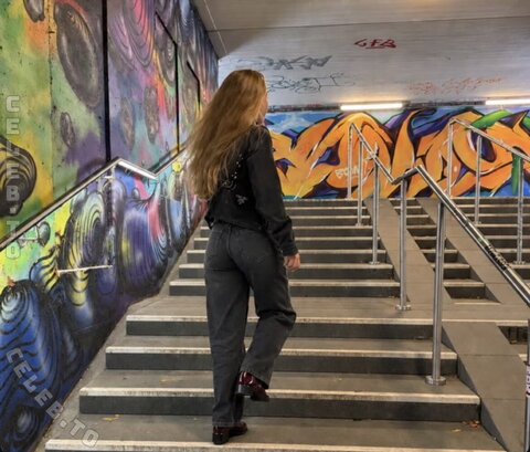 werdetlautmitlaura Hot (1 photo)