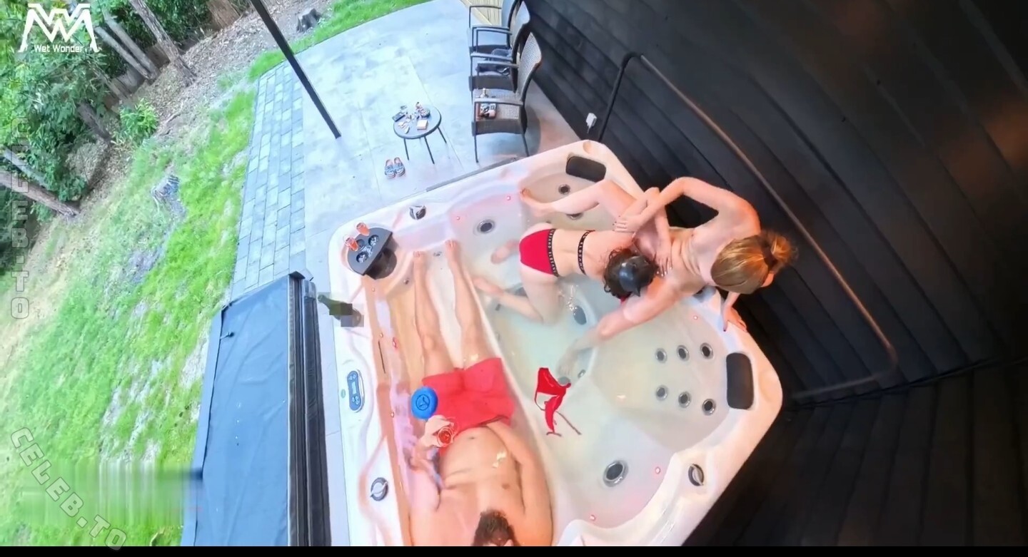 Wet-Wonder nude photo 2