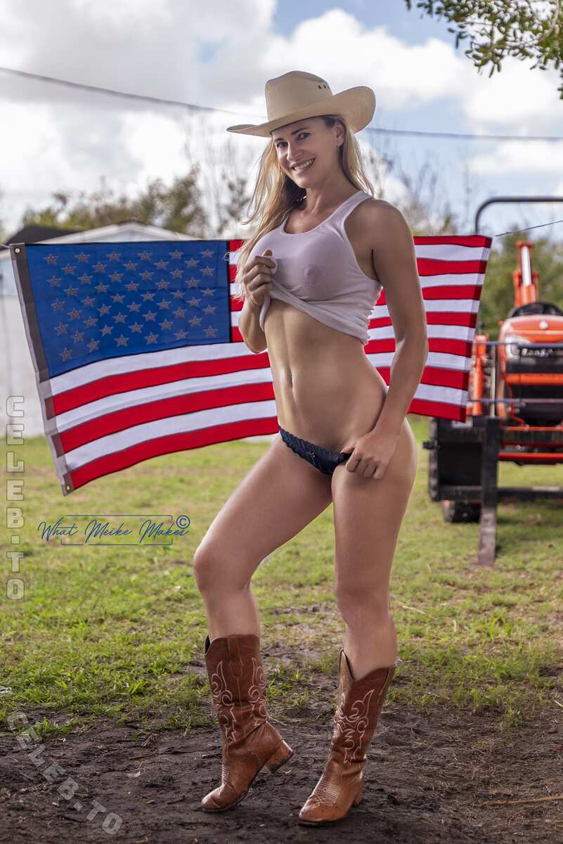 WhatMeikeMakes nude photo 12