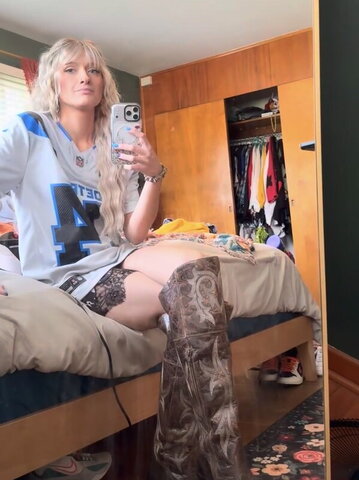 WheezyBlonde Hot (2 photos)
