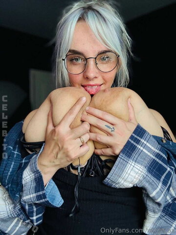 Whiptrax nude photo 8