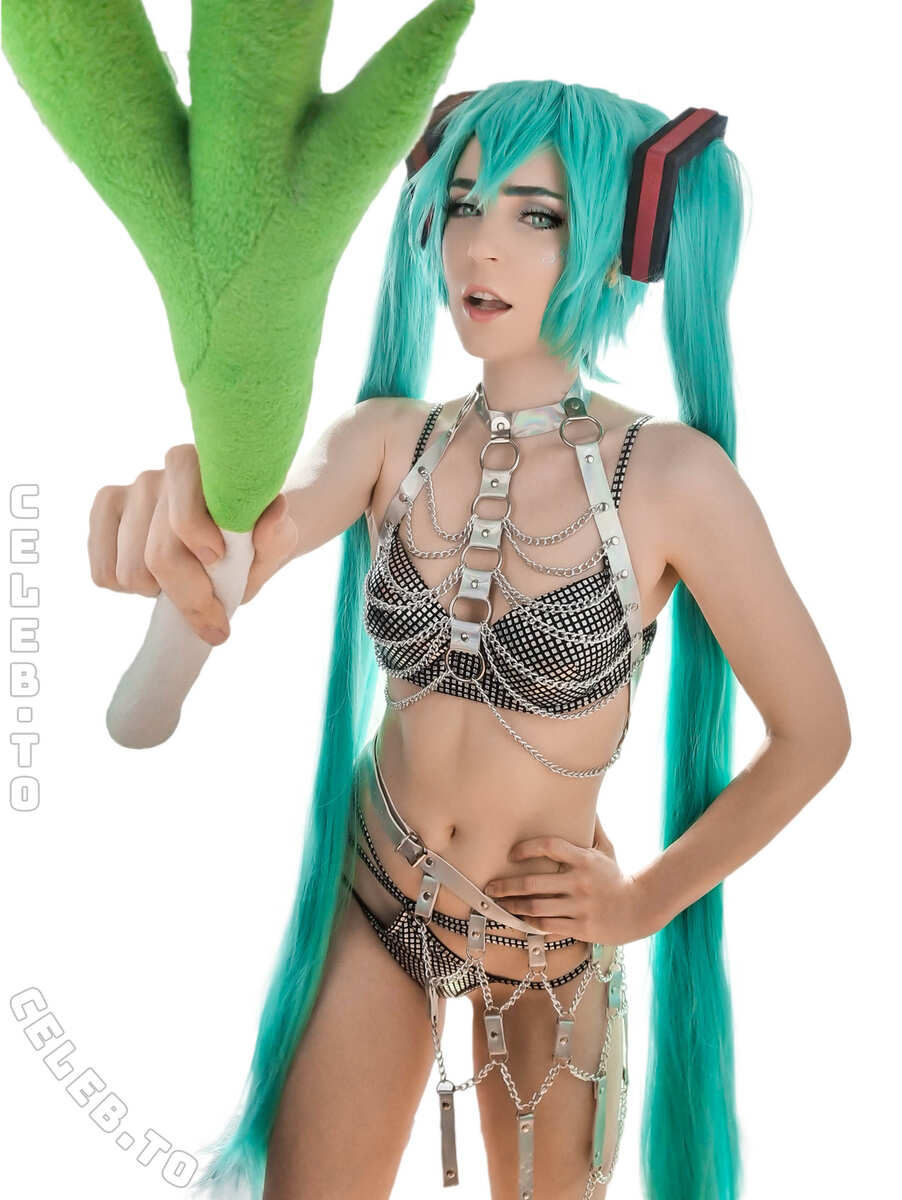 Whitespring nude photo 3