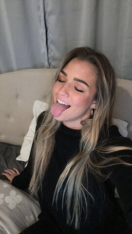 whitney robbins nude photo 23