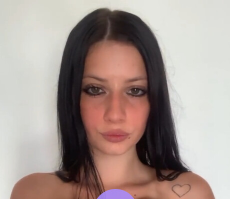 Who is she nude photo 1