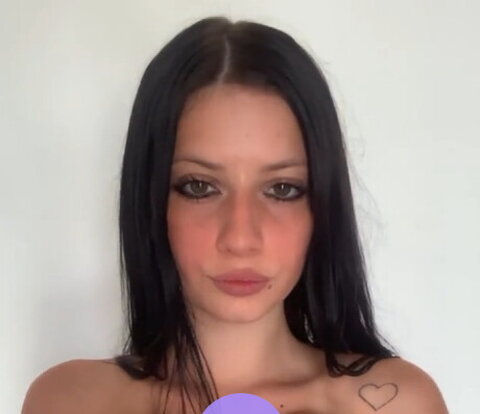 Who is she New (3 photos)