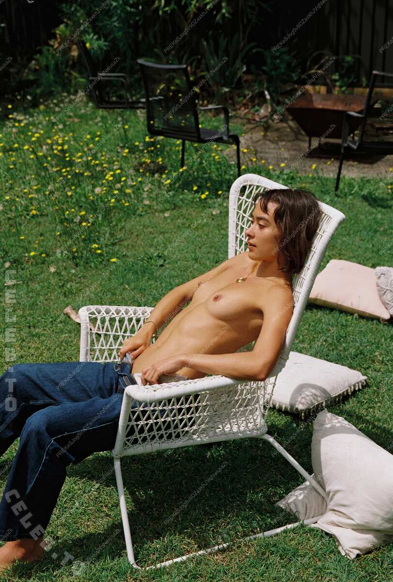 Wholessum nude photo 3