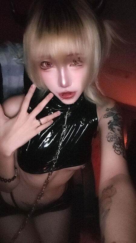 Whorebinger nude photo 34