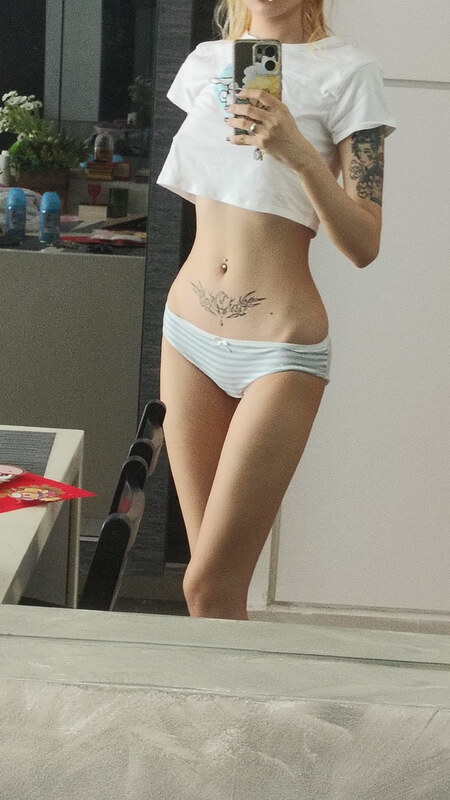 Whorebinger nude photo 38