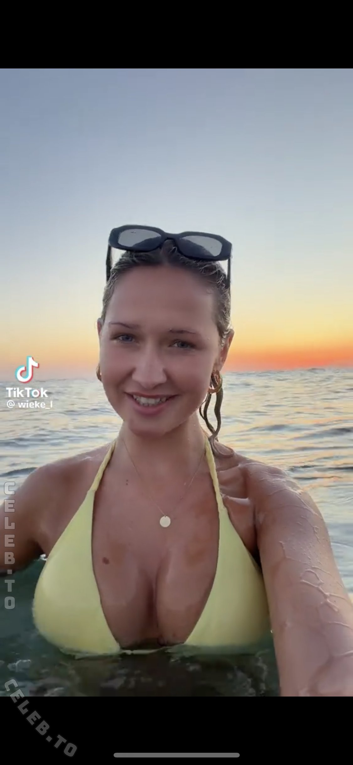 Wieke nude photo 4
