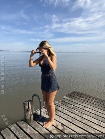 Wieke nude photo 9