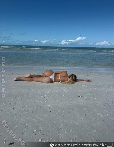 Wieke nude photo 27