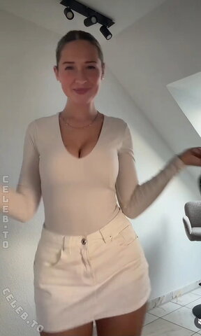 Wieke nude photo 14