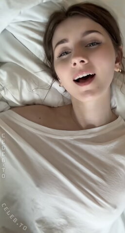 Willow Coppock nude photo 14