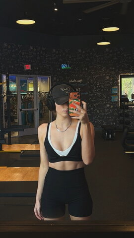 Willow shields Sexy (1 photo)