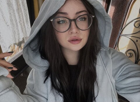 winterd0ll nude photo 8
